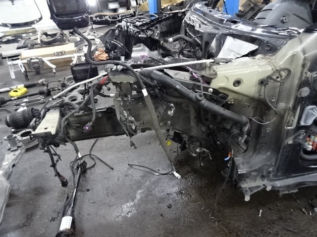 BINNENSPATSCHERM LINKS VOOR Porsche Panamera (970), Auto-onderdelen, Gebruikt, Porsche Deutschland GmbH, Porscheplatz 1
70435  Stuttgart, DE