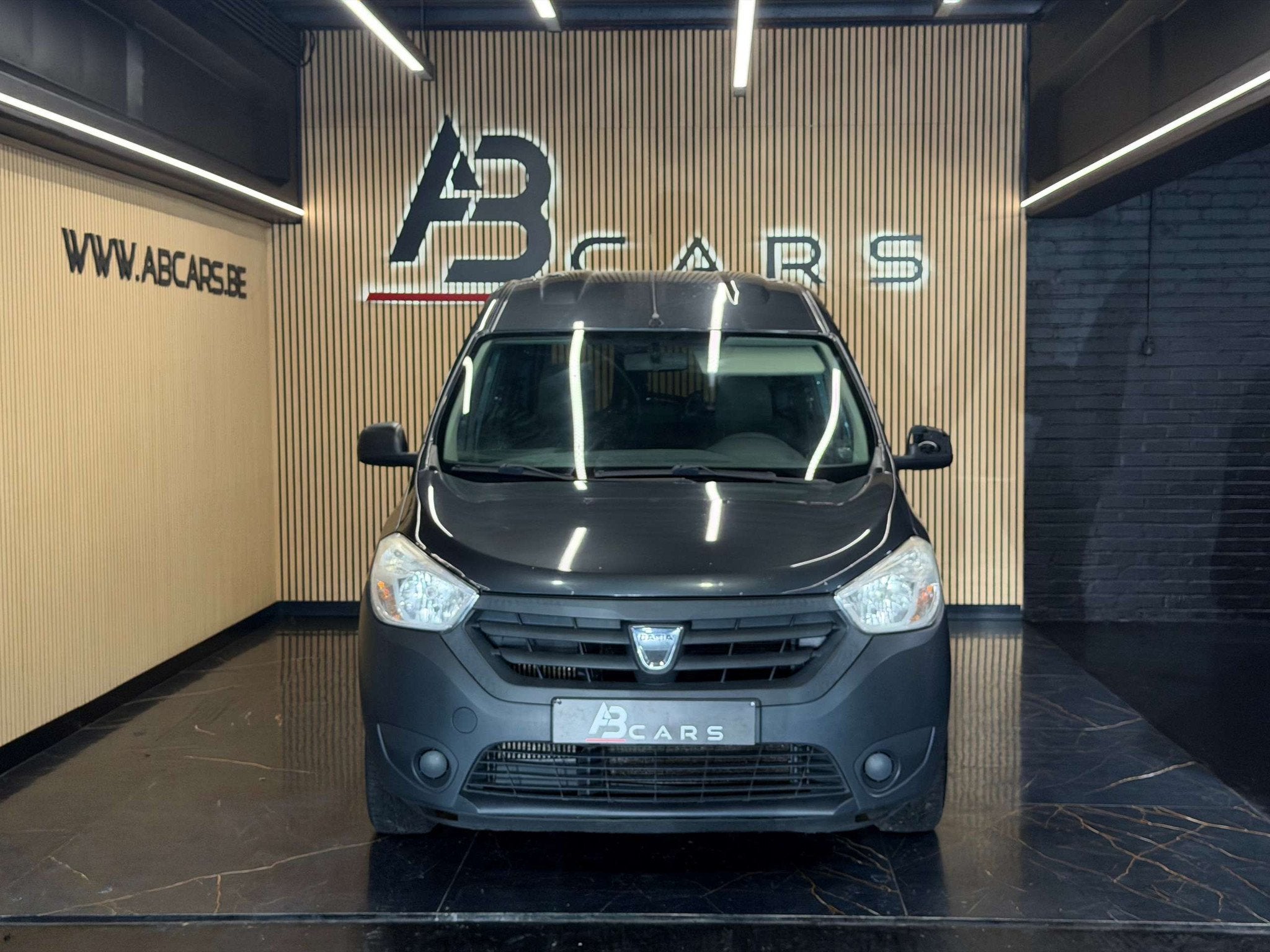 Dacia Dokker 1.5DCI * VENTE EXPORT*, Autos, Euro 5, Achat, 6 portes, Entreprise