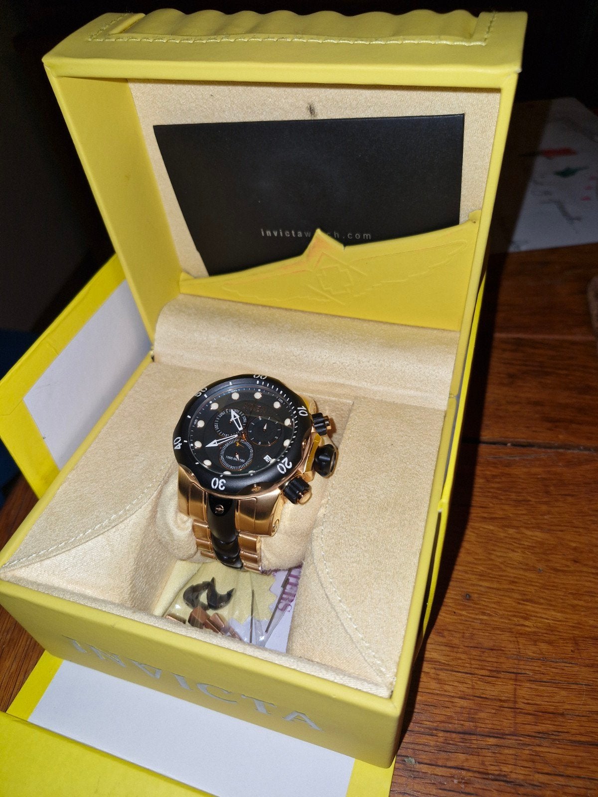 montre Invicta Venom bronze et noire grande 50 mm, Enlèvement