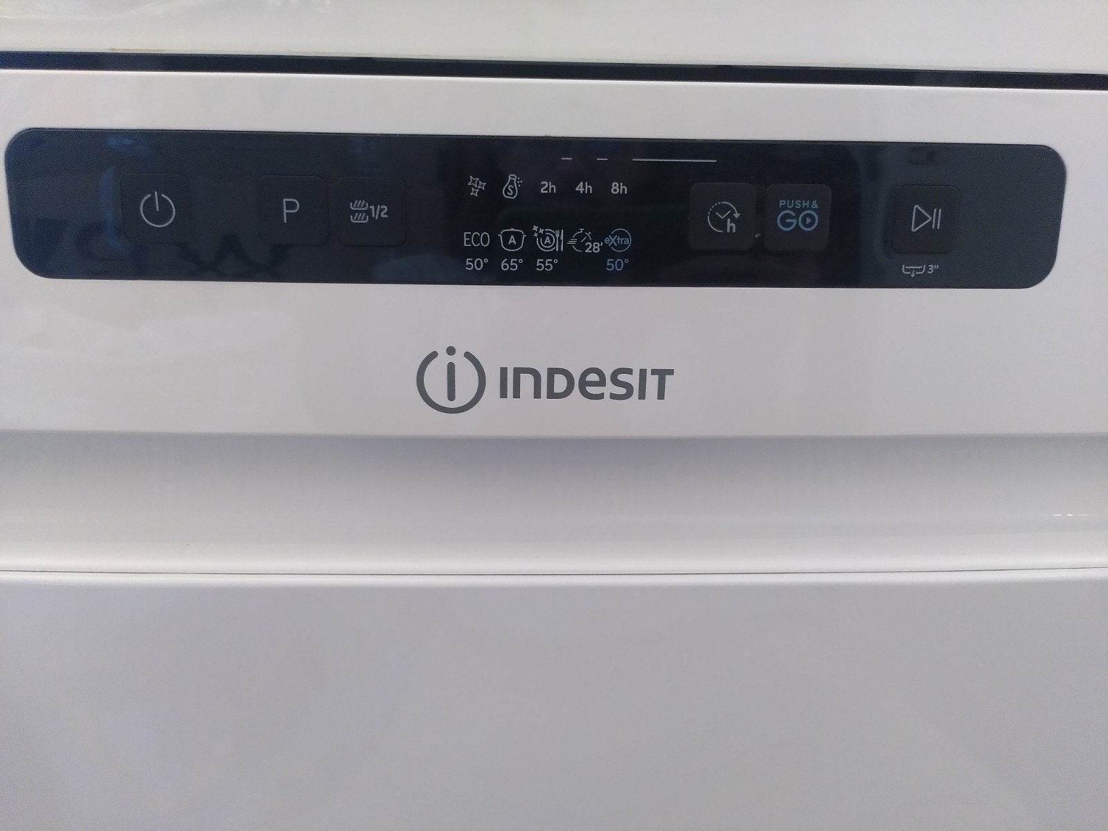 Lave vaisselle Indesit blanc 14 couverts quasi neuf