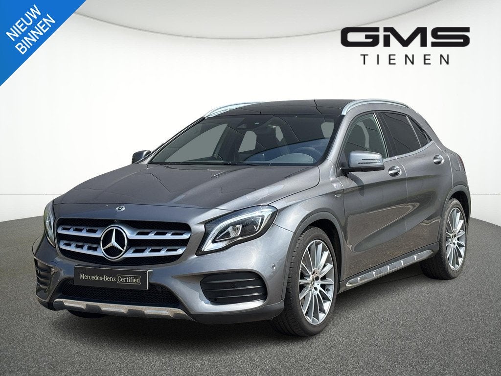Mercedes-Benz GLA GLA 180 AMG Line, Auto's, Gebruikt, 4 cilinders, https://public.car-pass.be/vhr/ca1b873e-587b-463e-b862-fe1f9c5e3494