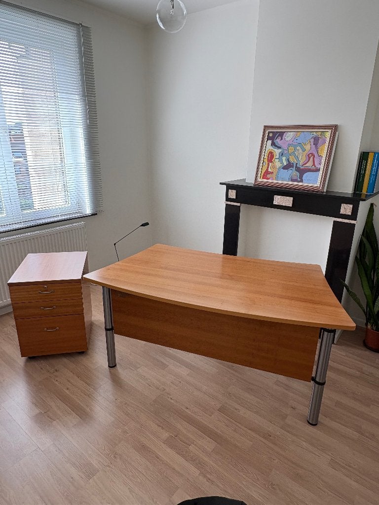 Bureau met bijpassende commode, Ophalen, Met lades, 160 cm, Gebruikt