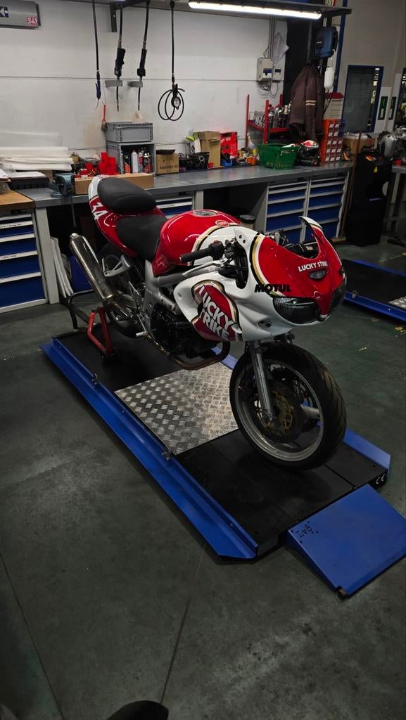 Suzuki sv650s project, 2 cilinders, Motorrijbewijs A, Meer dan 35 kW, 650 cc