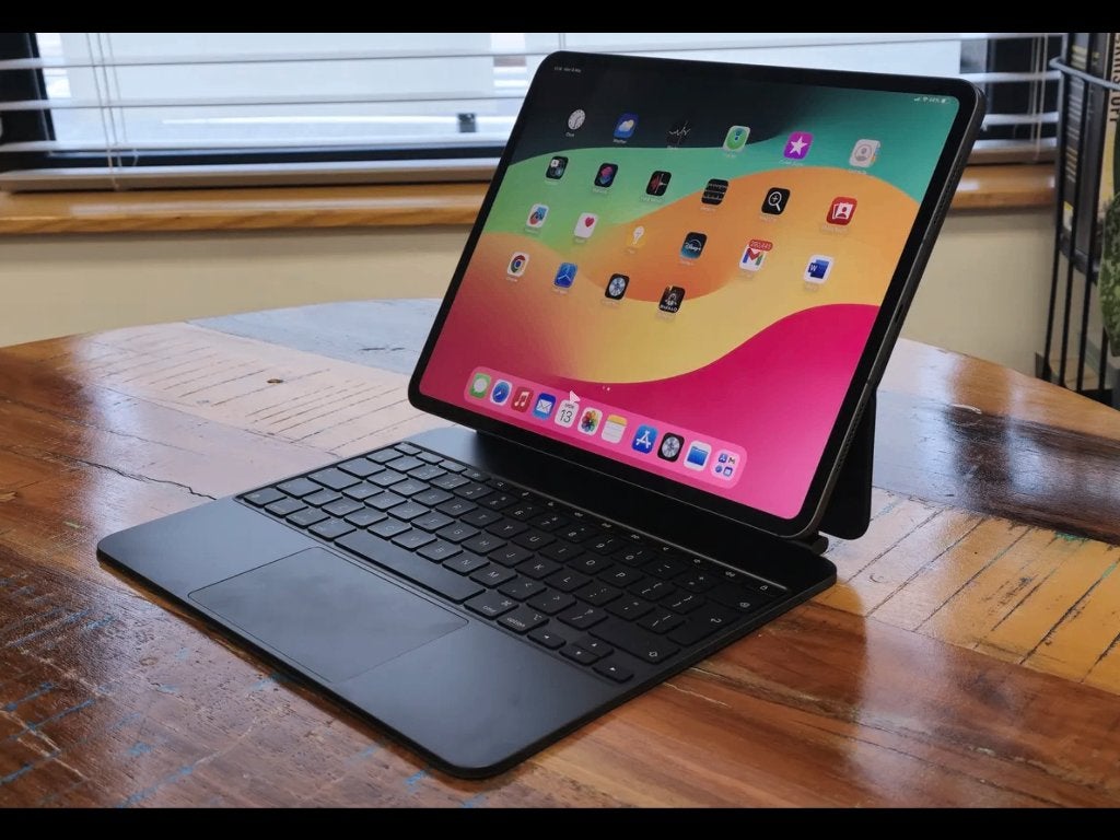 iPad Pro - 13 pouces - 256 Gb - Clavier Apple, Computers en Software, Ophalen, 13 inch of meer, Zwart, Zo goed als nieuw