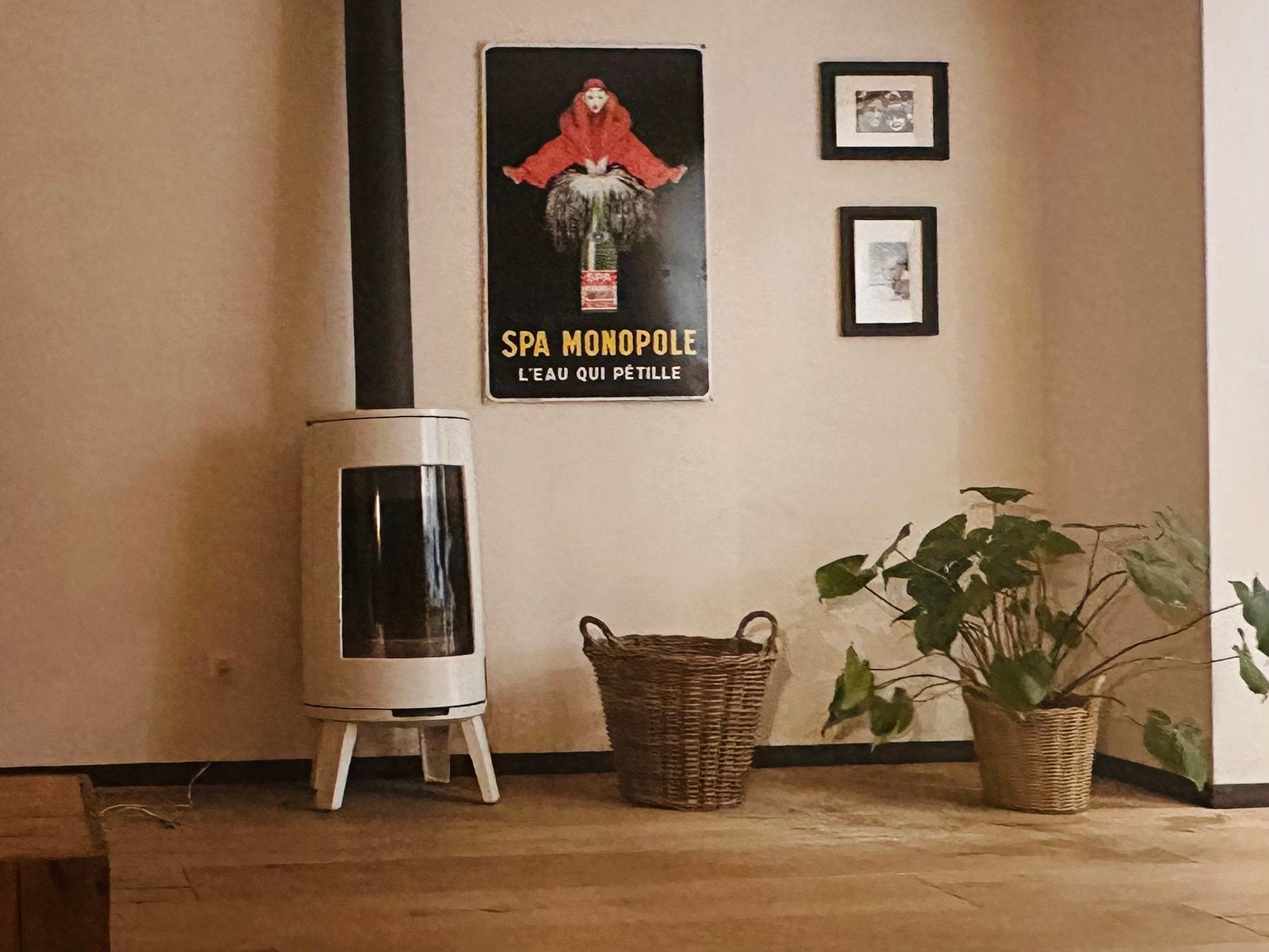 BOLD300 Designhoutkachel met poten en rond glas, Huis en Inrichting, Ophalen, Gebruikt, Houtkachel, Vrijstaand