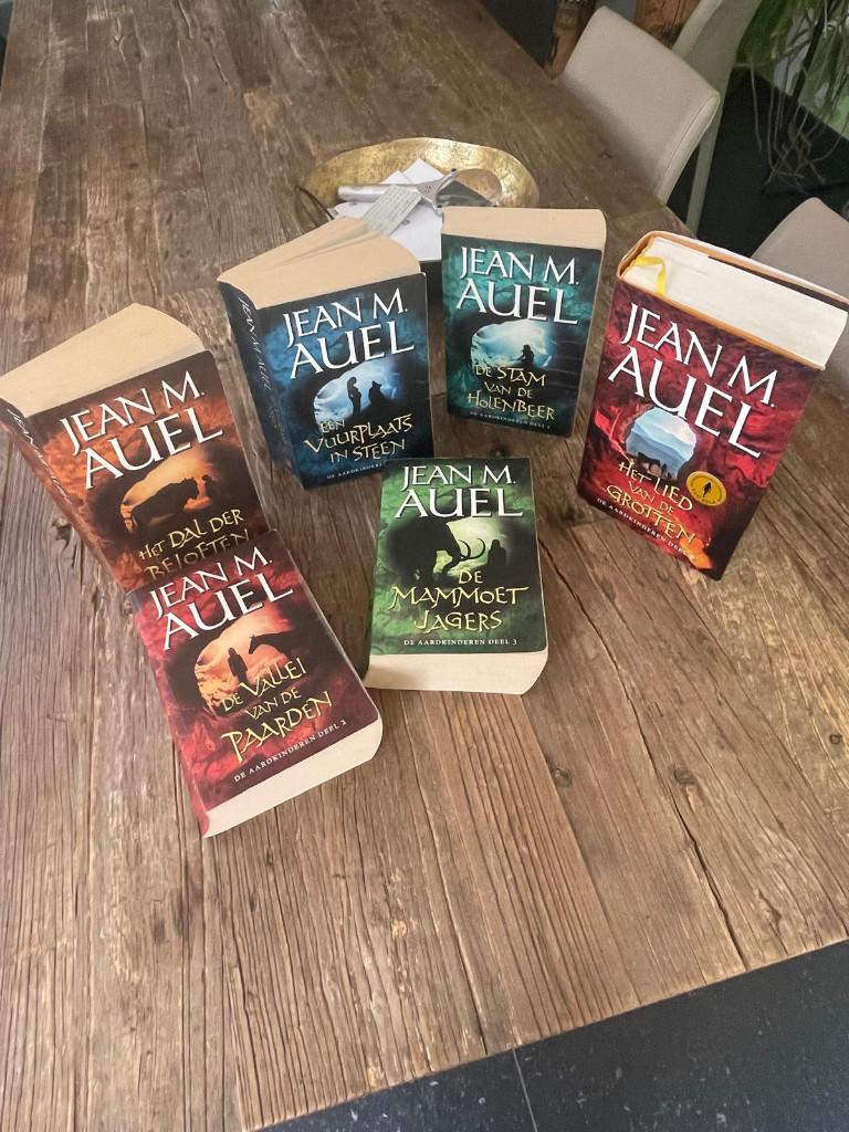 Aardkinderen, Boeken, Ophalen, Gelezen
