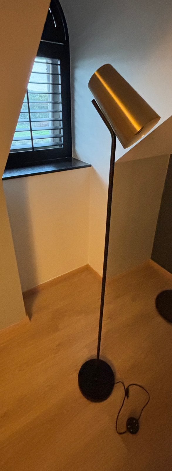 Grand lampadaire metal et doré neuf, Maison & Meubles, Enlèvement ou Envoi, Neuf, Métal, 150 à 200 cm