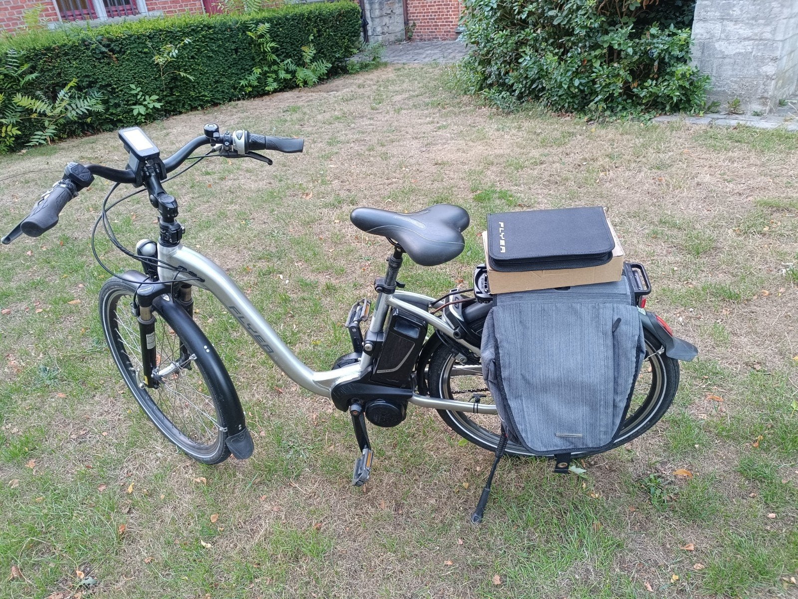 Brochure de la marque de vélos électriques en bon état, Vélos & Vélomoteurs, Moins de 47 cm, Enlèvement, Utilisé, 50 km par batterie ou plus