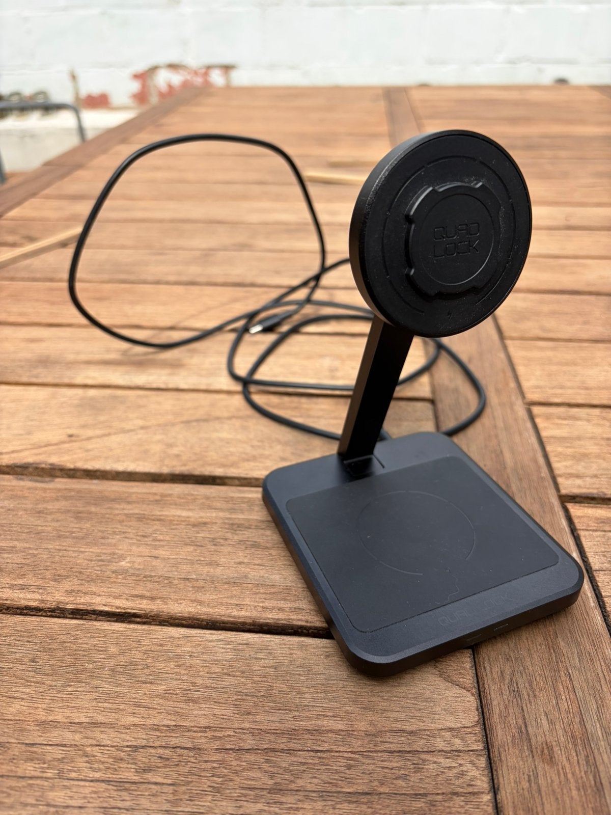 Quad Lock MAG dubbele inductielader voor desktop, Ophalen of Verzenden, Zo goed als nieuw, Draadloze oplader
