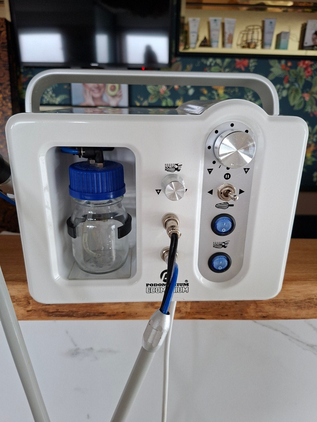 Pedicure frees, Ophalen