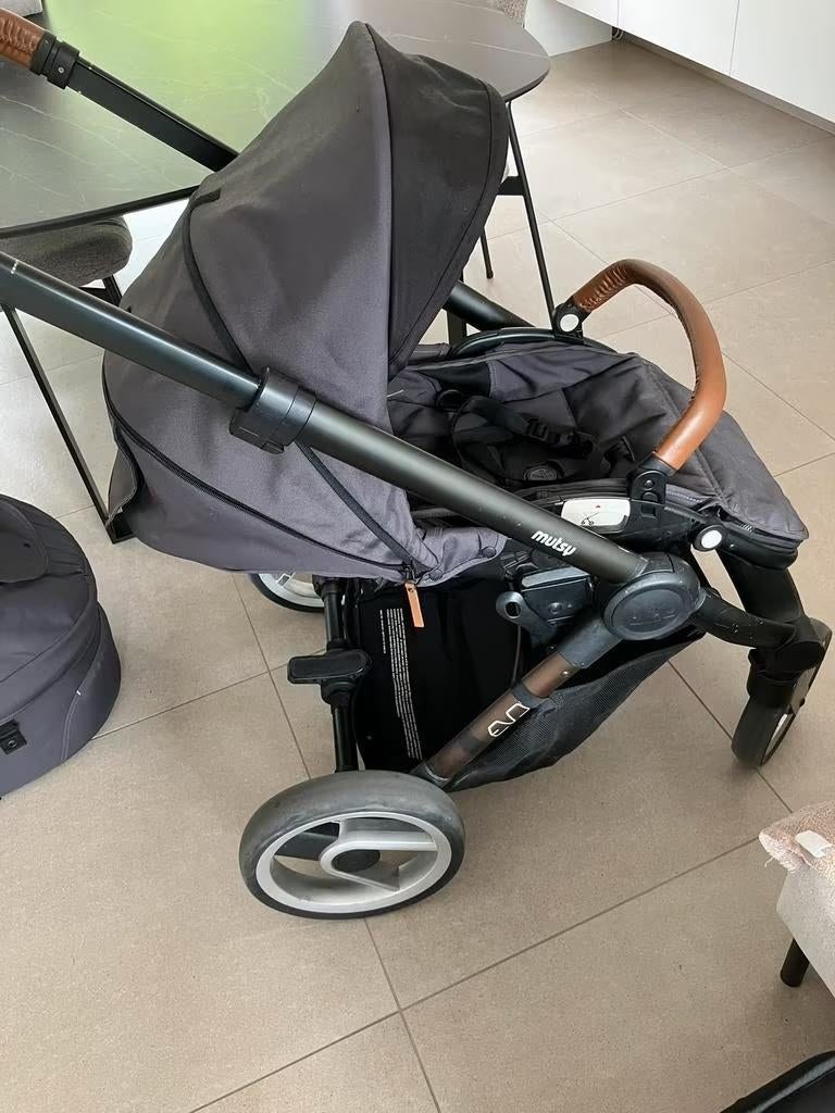Kwalitatieve buggy Mutsy EVO prima staat, Gebruikt, Met reiswieg, Mutsy, Ophalen