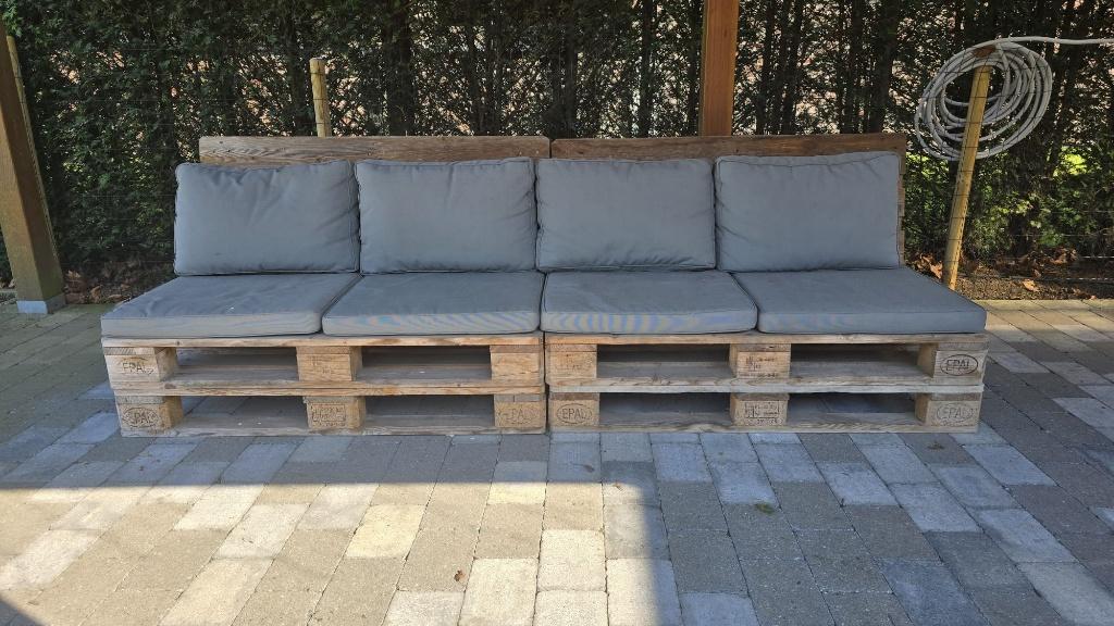 Palletbank met bijpassende grijze kussens, Ophalen, Gebruikt, Hout
