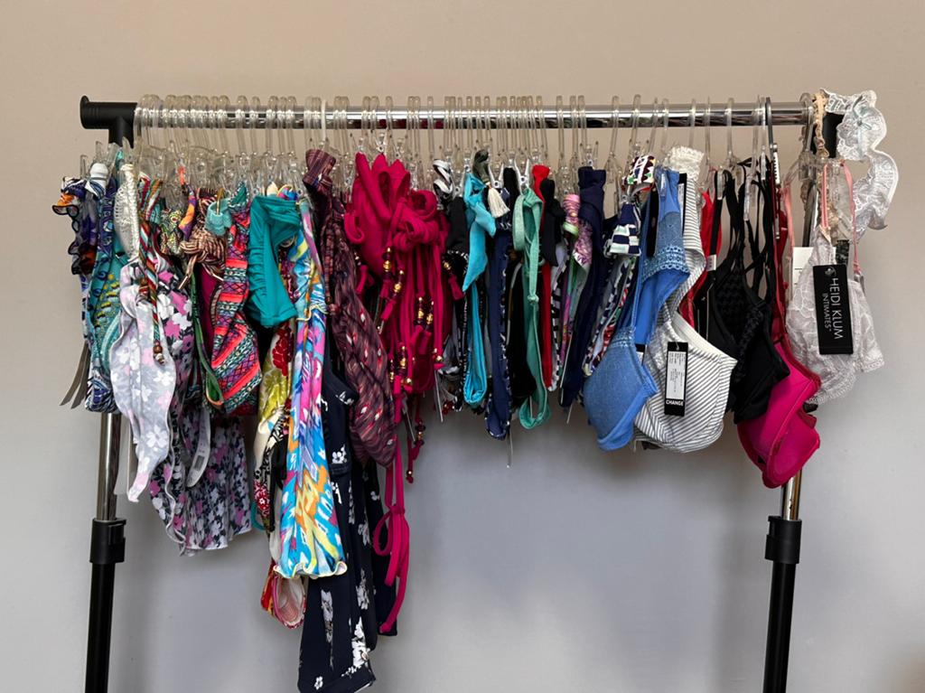 Partij badmode & lingerie A-merk  met kaartje en hanger 56st, Kleding | Dames, Badmode en Zwemkleding, Overige typen, Overige kleuren