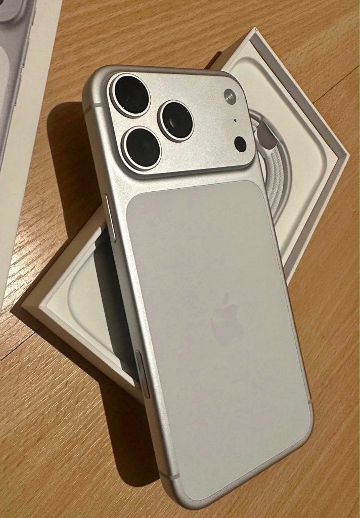 iPhone 17 pro, Télécoms, Téléphonie mobile | Apple iPhone, 256 GB, Gris, Enlèvement ou Envoi, Autres modèles