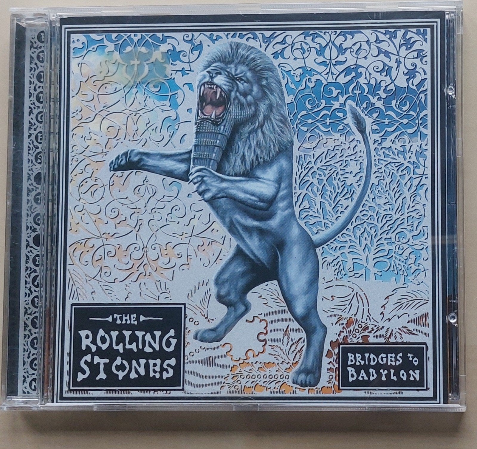 The Rolling Stones  - Bridges To Babylon (cd), Inclusief boekje, Gebruikt, Ophalen of Verzenden, Classic Rock