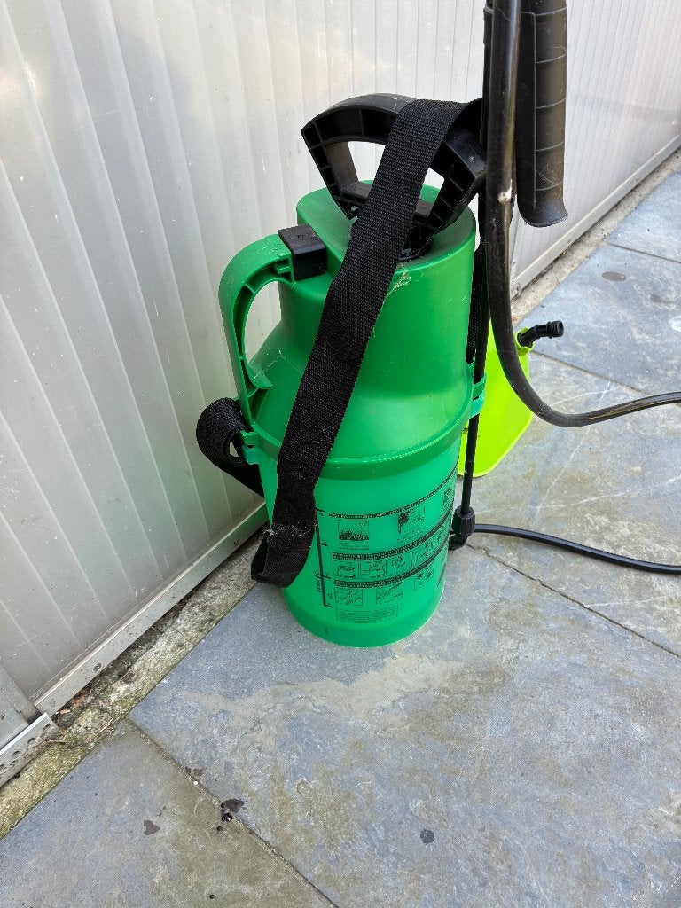 drukspuit 5 liter met beschermkap, Ophalen, Zo goed als nieuw, Onkruidbestrijding