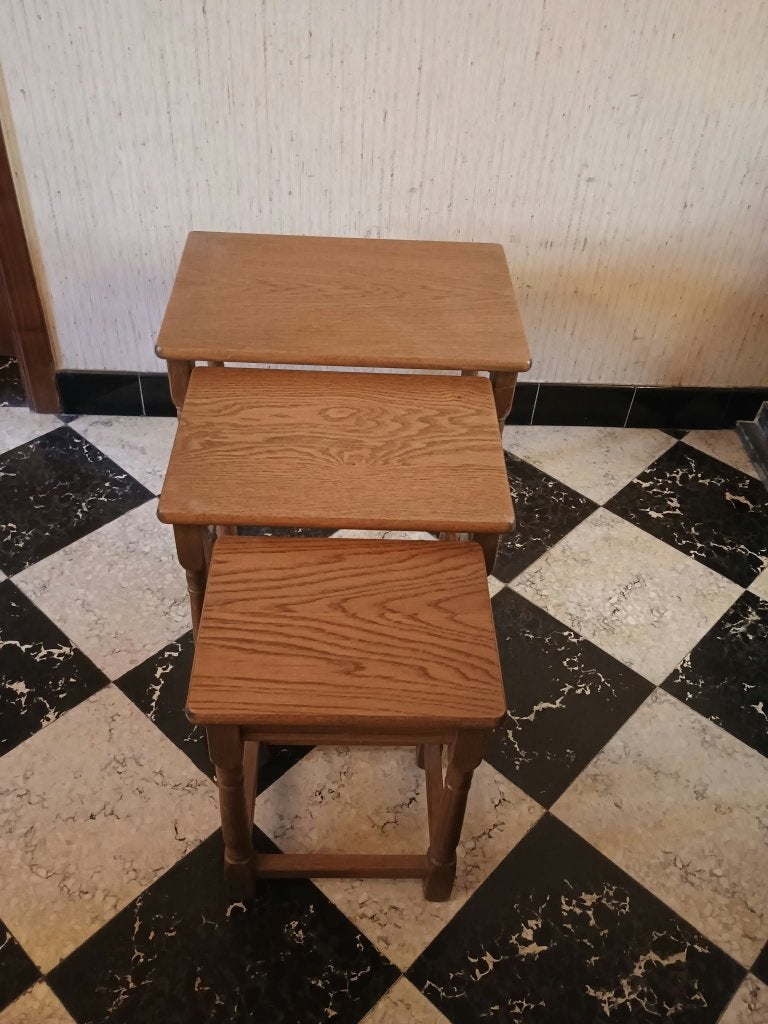 lot de 3 tables gigognes rustiques en chêne, Comme neuf, Enlèvement, 50 à 100 cm, Chêne