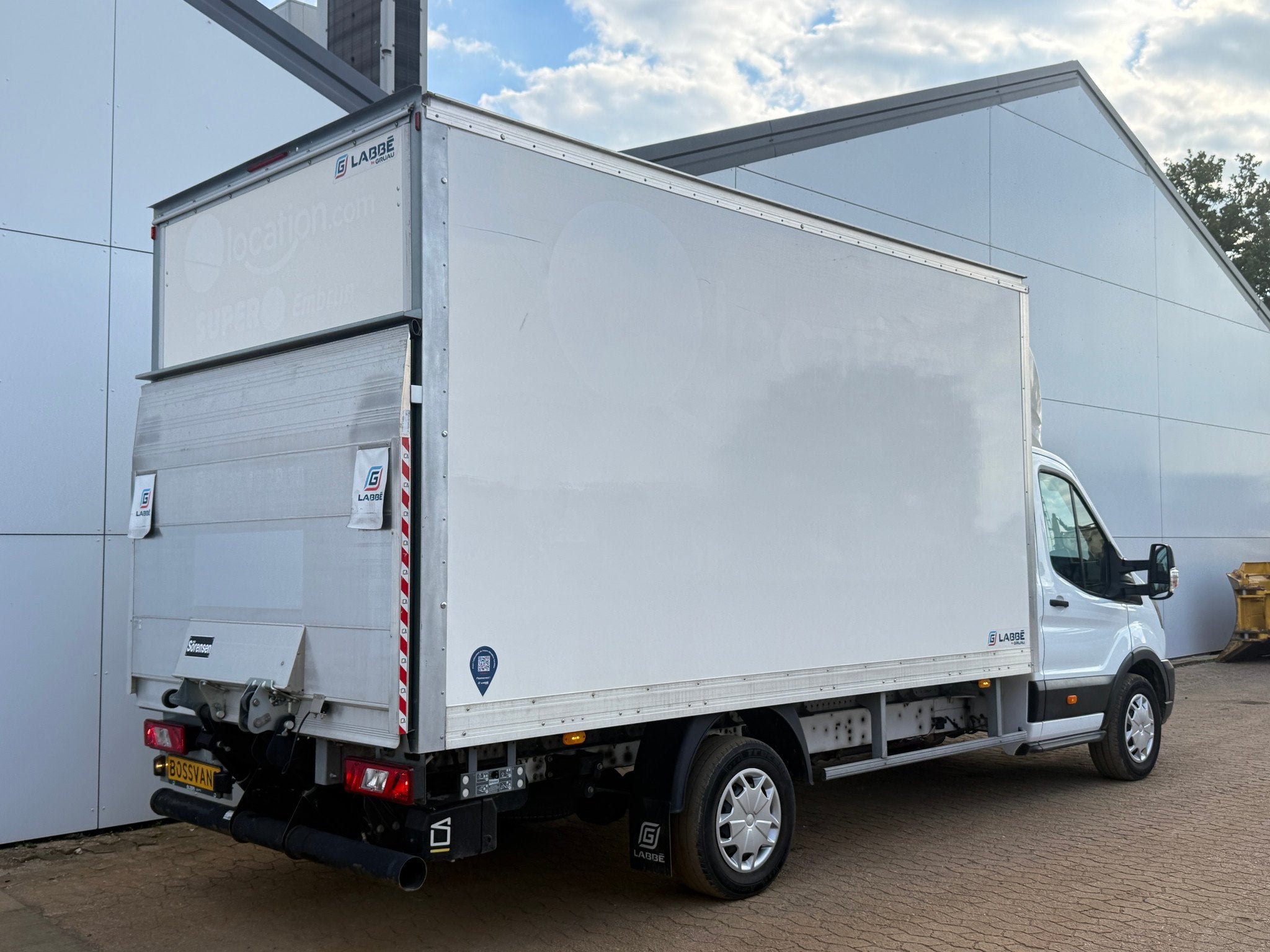 Ford Transit 2.0 TDCI 130PK Laadklep Bakwagen Cruise Control, Achterwielaandrijving, Euro 6, 4 cilinders, 2000 kg
