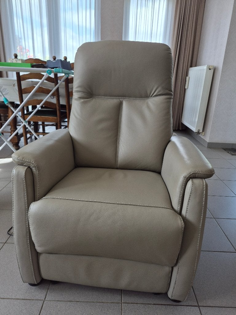Relax met powerlift, Ophalen, Eenpersoons, Leer, Zo goed als nieuw