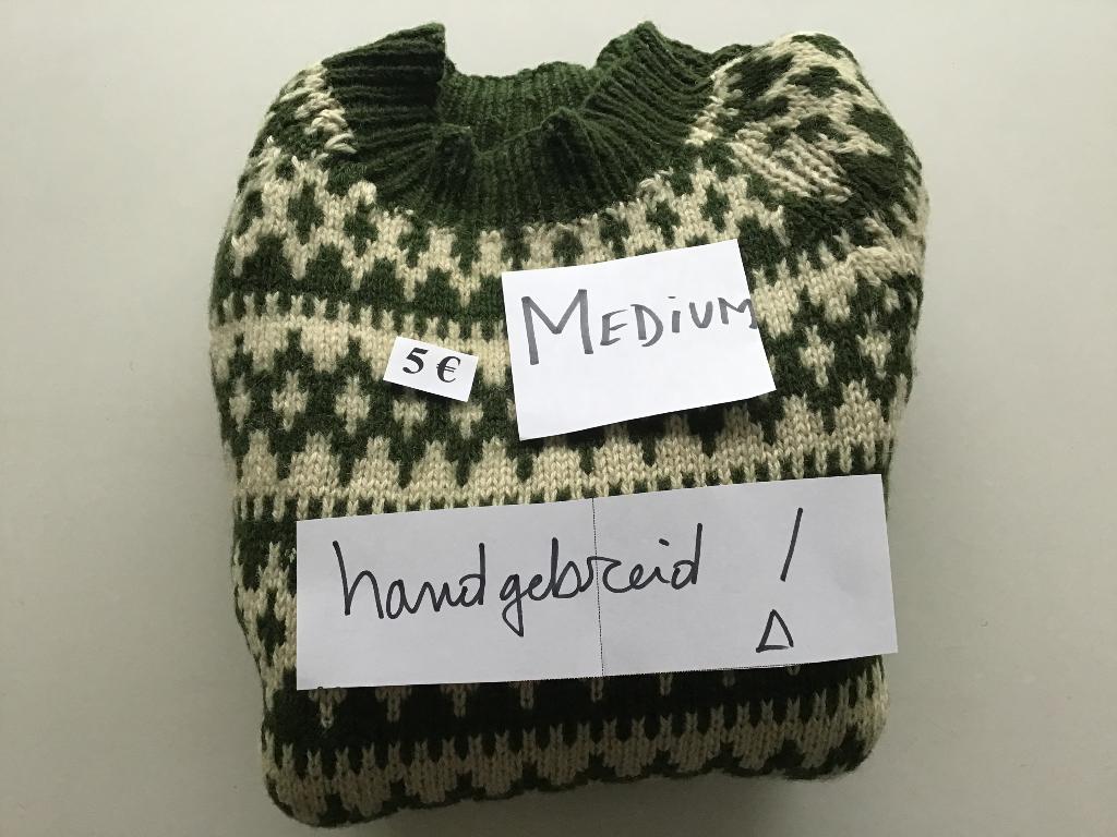 mooie handgebreide trui en 6 andere maat medium voor 5 euro, Ophalen of Verzenden, Zo goed als nieuw, Maat 48/50 (M)