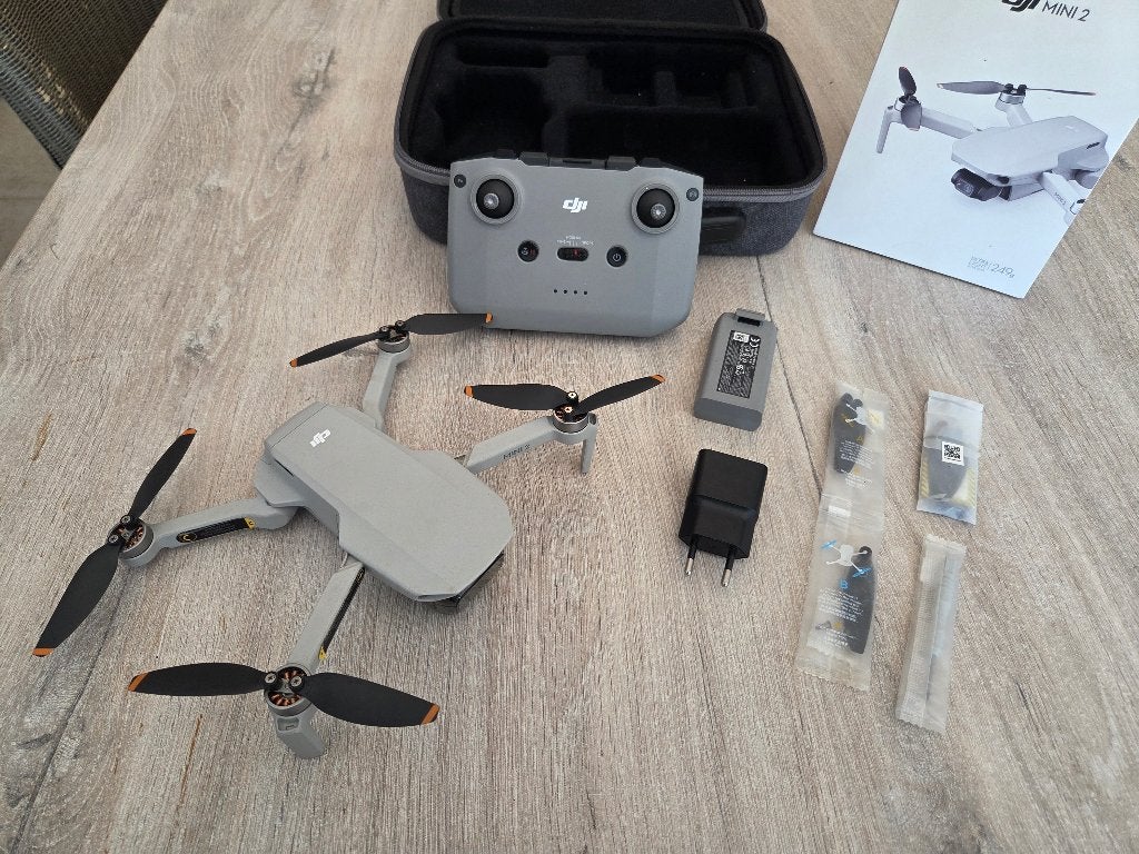 DJI Mini 2 + valise + accessoires, Drone avec caméra, Retour au point de départ, Enlèvement ou Envoi, Moins de 250 g