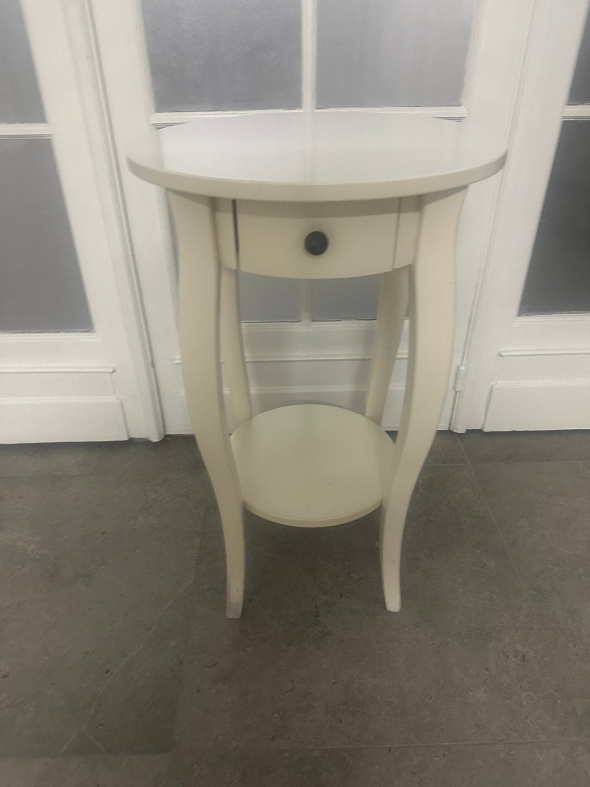 2 tables blanches en bois, Enlèvement, Utilisé, 55 à 70 cm