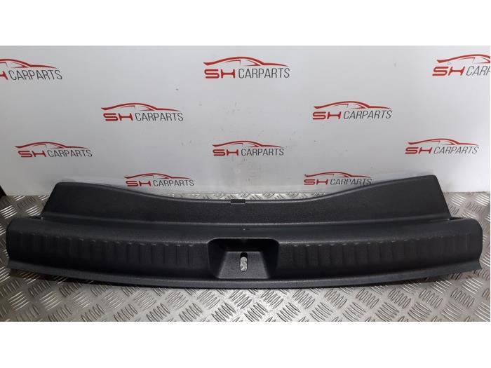 Revêtement coffre d'un Mercedes GLA, Autos : Pièces & Accessoires, Habitacle & Garnissage, Mercedes-Benz, Utilisé, 3 mois de garantie
