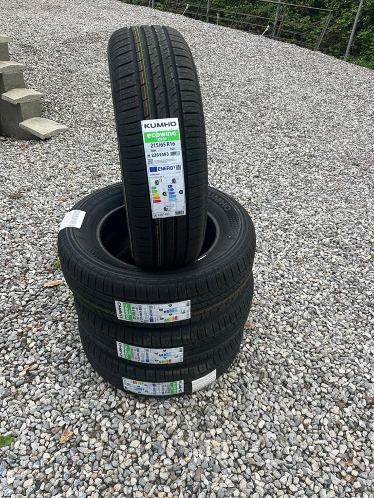 Kumho 215 65 R16, Auto-onderdelen, Banden en Velgen, Ophalen of Verzenden