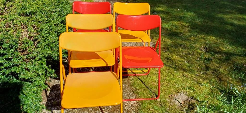 Vijf vintage ikea klapstoelen, rood en geel, Huis en Inrichting, Ophalen, Rood, Kunststof, Vijf, Zes of meer stoelen
