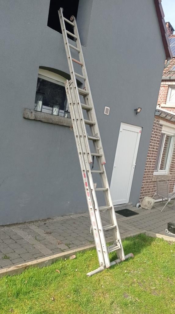 A vendre échelle, Enlèvement, Échelle