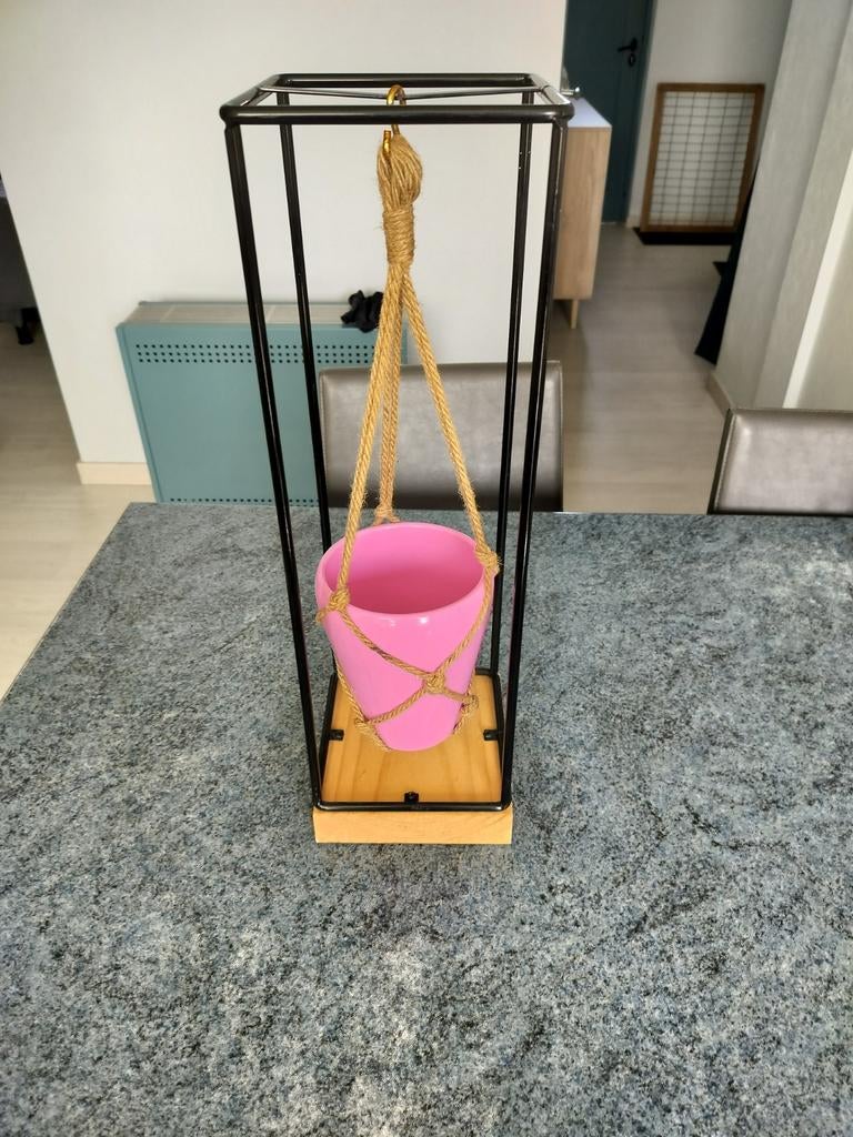 Bloempot hanger, Ophalen