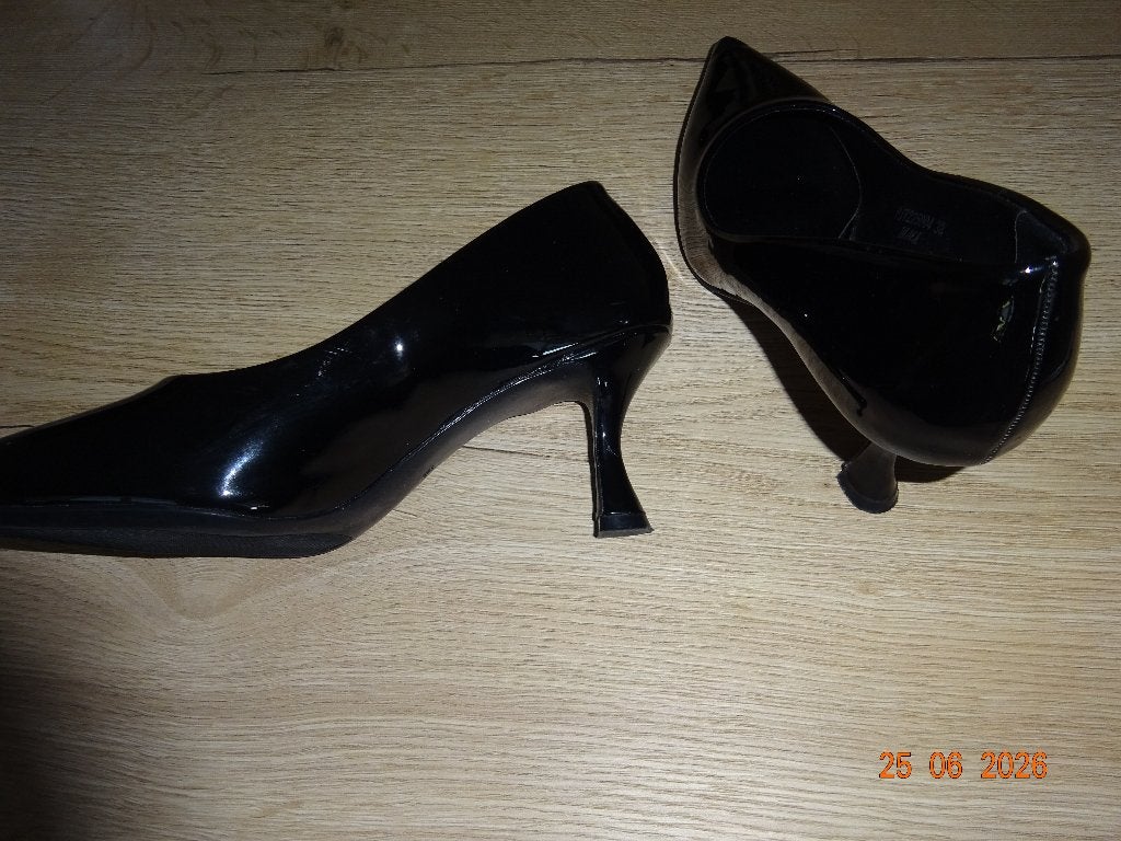 schoenen m38 Mano in nieuwstaat, Kleding | Dames, Ophalen of Verzenden, Zo goed als nieuw, Zwart