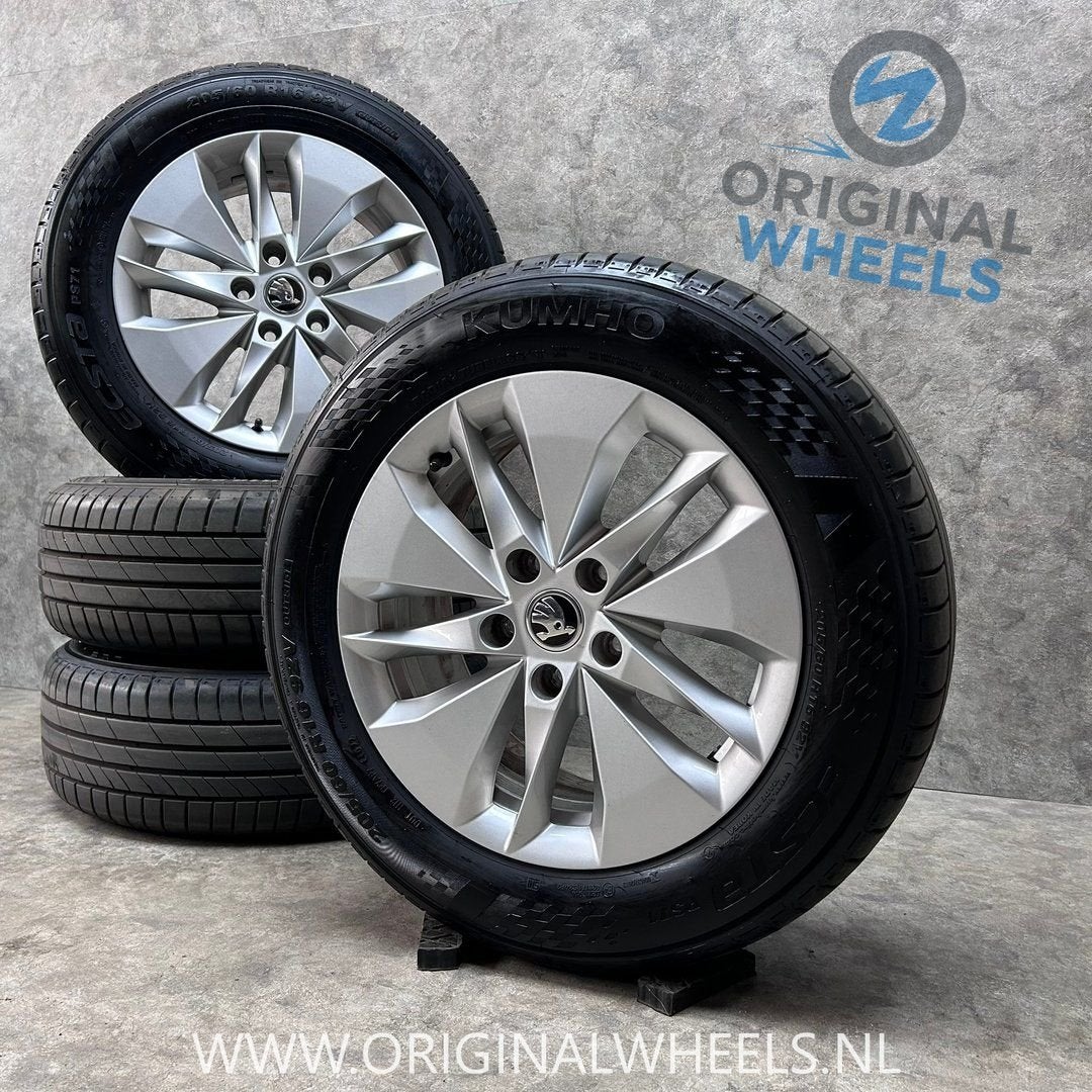 16 inch originele velgen + zomerbanden Skoda Octavia, Autos : Pièces & Accessoires, Pneus et Jantes, 16 pouces, Véhicule de tourisme