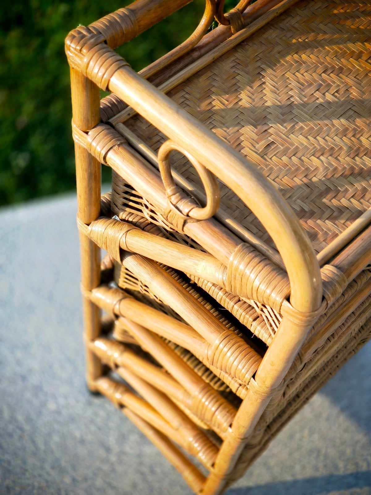 Klein dressoir van bamboe en rotan met laden, Huis en Inrichting, Kasten | Ladekasten, Ophalen, Gebruikt, 5 laden of meer, Vintage