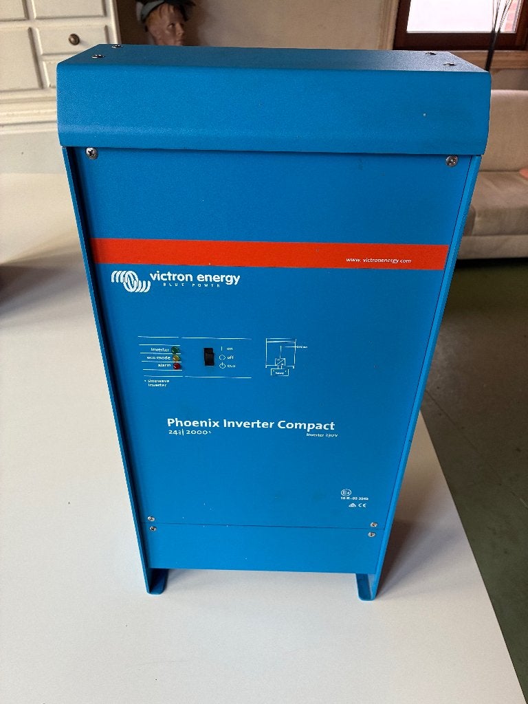 2 Victron Phoenix Inverters 24V + Victron MPPT lader, Sports nautiques & Bateaux, Instruments de navigation & Électronique maritime