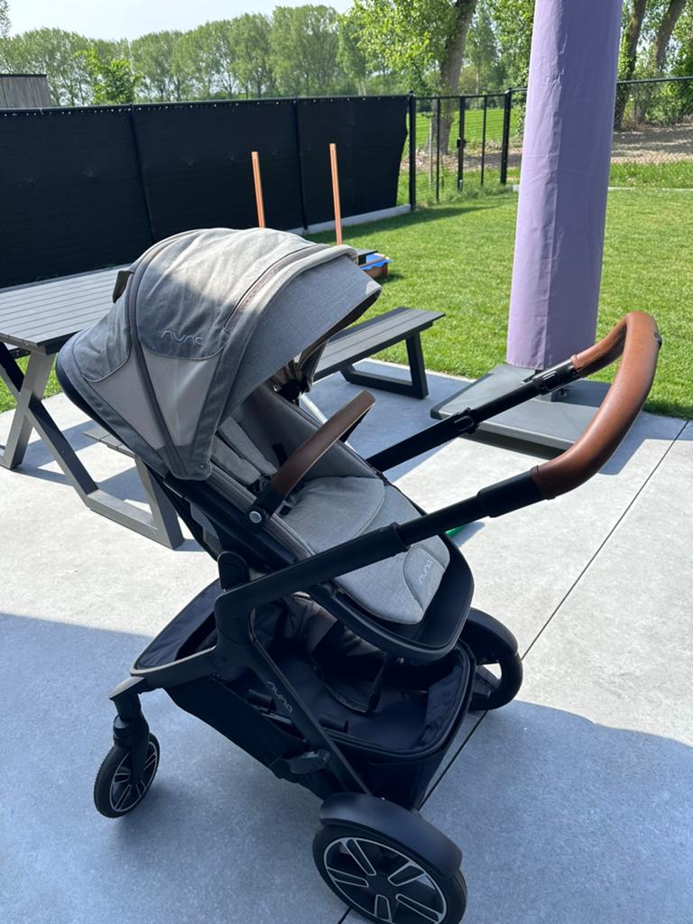 Nuna Demi Grow wandelwagen Hazelwood, Kinderen en Baby's, Buggy's, Ophalen, Zo goed als nieuw, Overige merken, Zonnekap