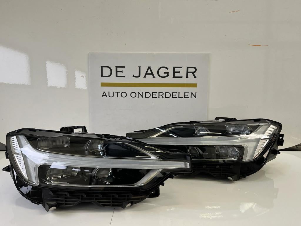 VOLVO XC60 ENSEMBLE DE 2 PHARES FULL LED 31420417 31655231, Gunnar Engellaus vag 8
405 31  Gothenburg, SE, Info@volvocars.com