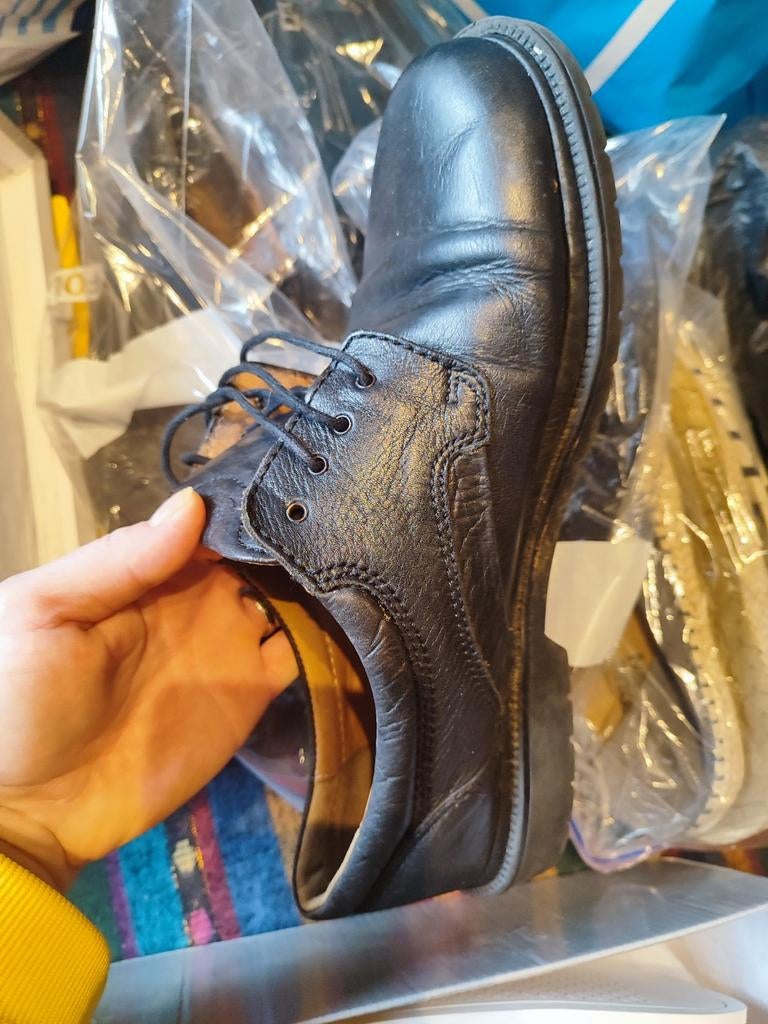 Pakket schoenen maat 43, Ophalen