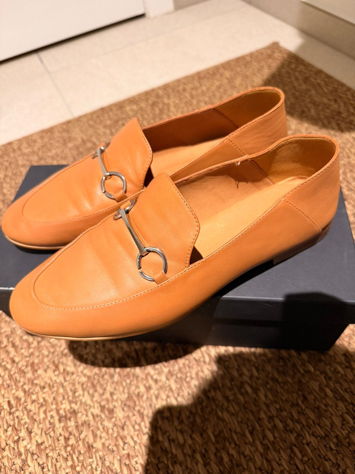 Massimo Dutti Leren Loafers, Kleding | Dames, Schoenen, Ophalen of Verzenden, Zo goed als nieuw, Bruin