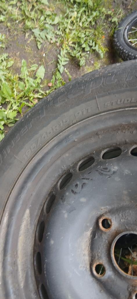 Winterbanden met velgen voor jetta 2006 gratis, Ophalen of Verzenden, Winterbanden, Velg(en)
