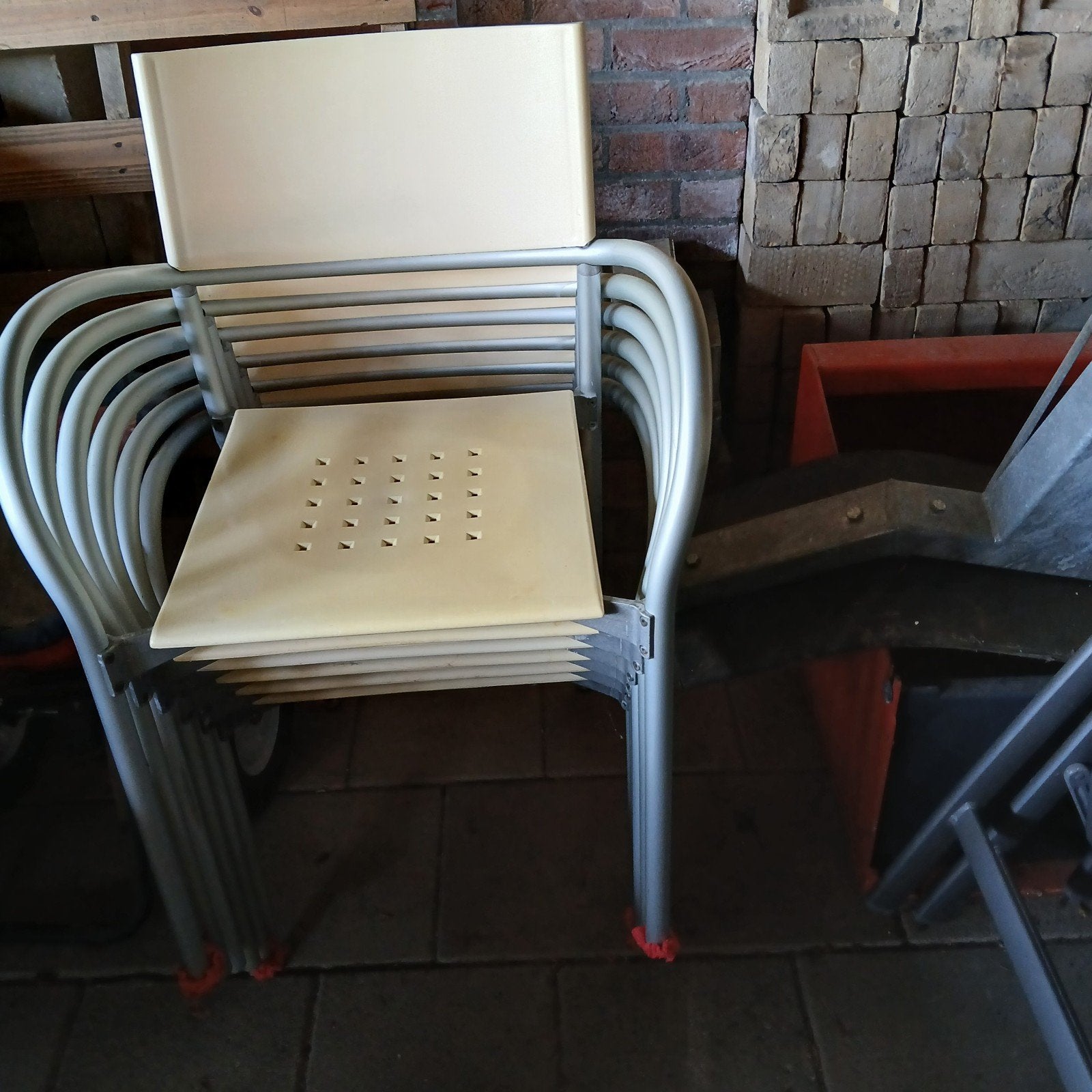 7 chaises en plastique à vendre., Enlèvement, Utilisé, Synthétique, Empilable