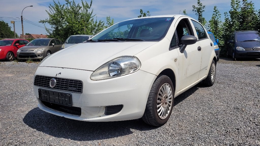 fiat punto 1.3jtd wordt GEKEURD TREKHAAK 5 deurs 2007, Auto's, Voorwielaandrijving, Stof, 4 cilinders, https://public.car-pass.be/vhr/c2812db0-192b-49c5-965a-c8fb4485c36d