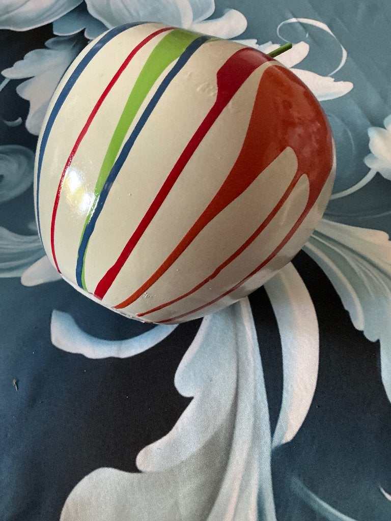 Déco :Magnifique grosse pomme intacte colorée, Enlèvement ou Envoi, Neuf