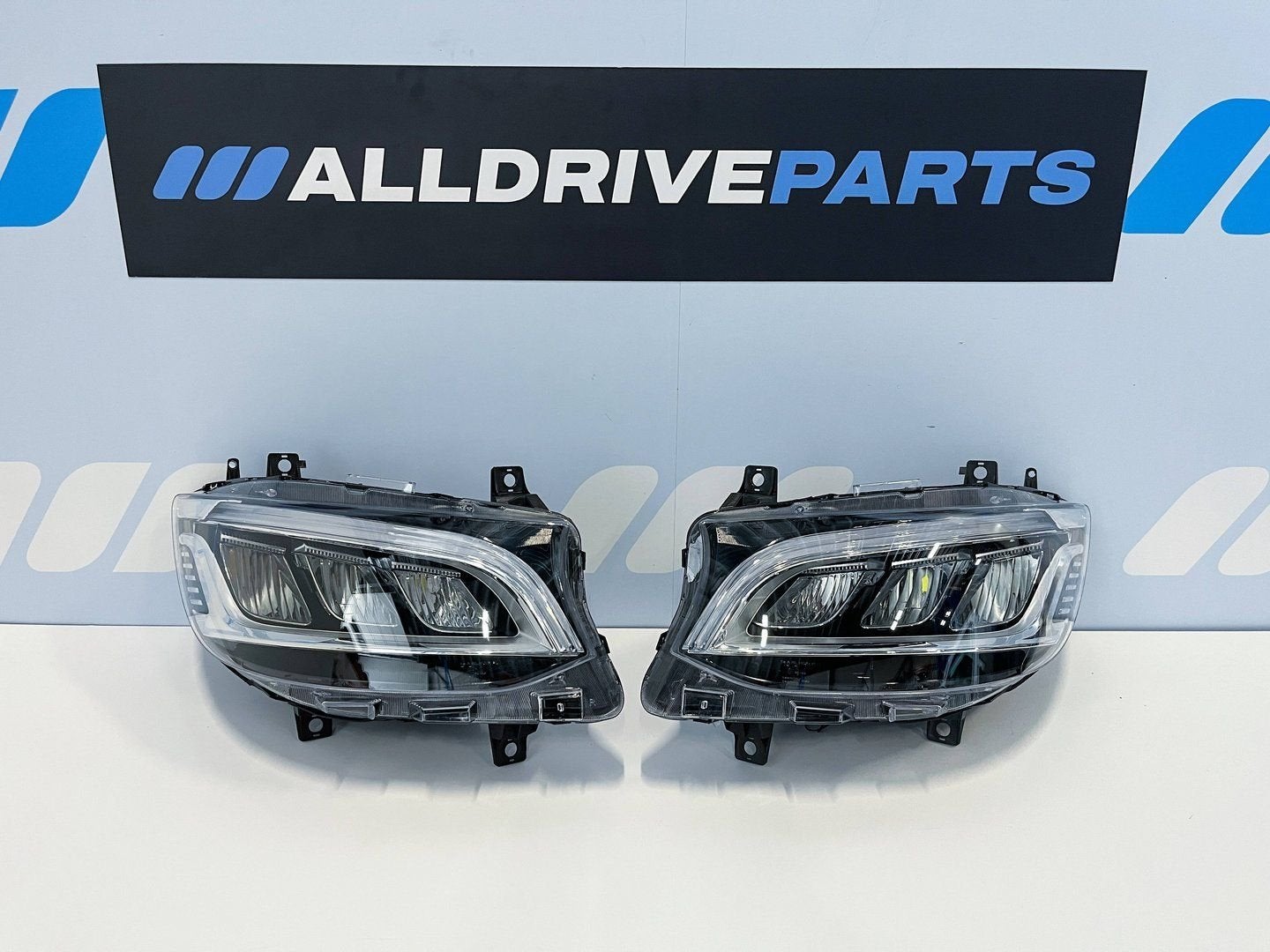 Mercedes-Benz Sprinter W907 Koplampen Set LED – Plug & Play
