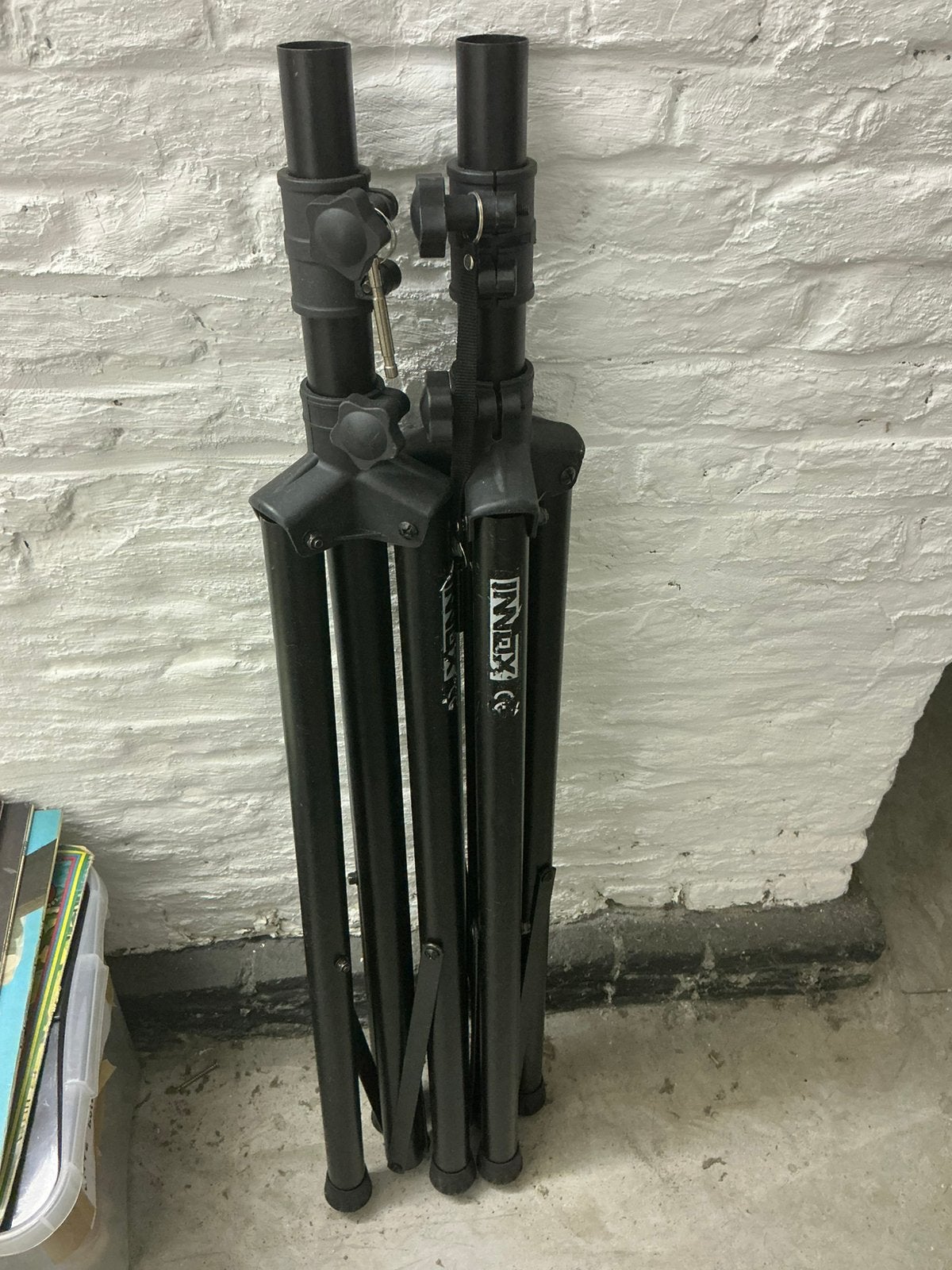 Innox speaker statieven (licht beschadigd, mag goedkoop weg), Ophalen, Gebruikt