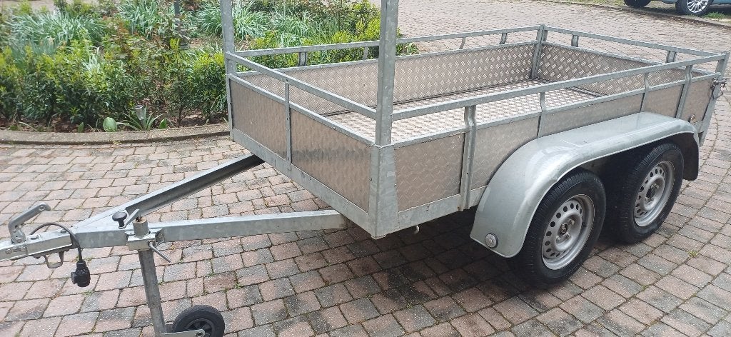 Aanhangwagen dubbelasser Aluminum, in nieuwe staat, Ophalen