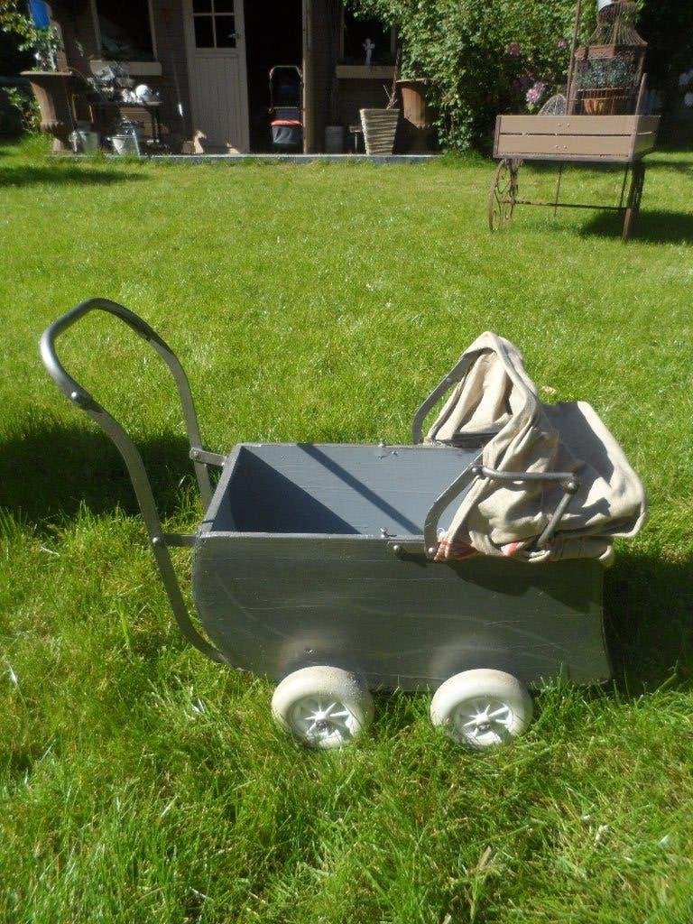 vintage poppenkinderwagen, Kinderen en Baby's, Speelgoed | Poppen, Ophalen, Gebruikt, Babypop