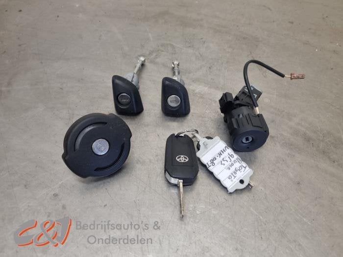 Serrure de contact + clé d'un Toyota Pro-Ace City, -, 3 mois de garantie, Toyota, Utilisé
