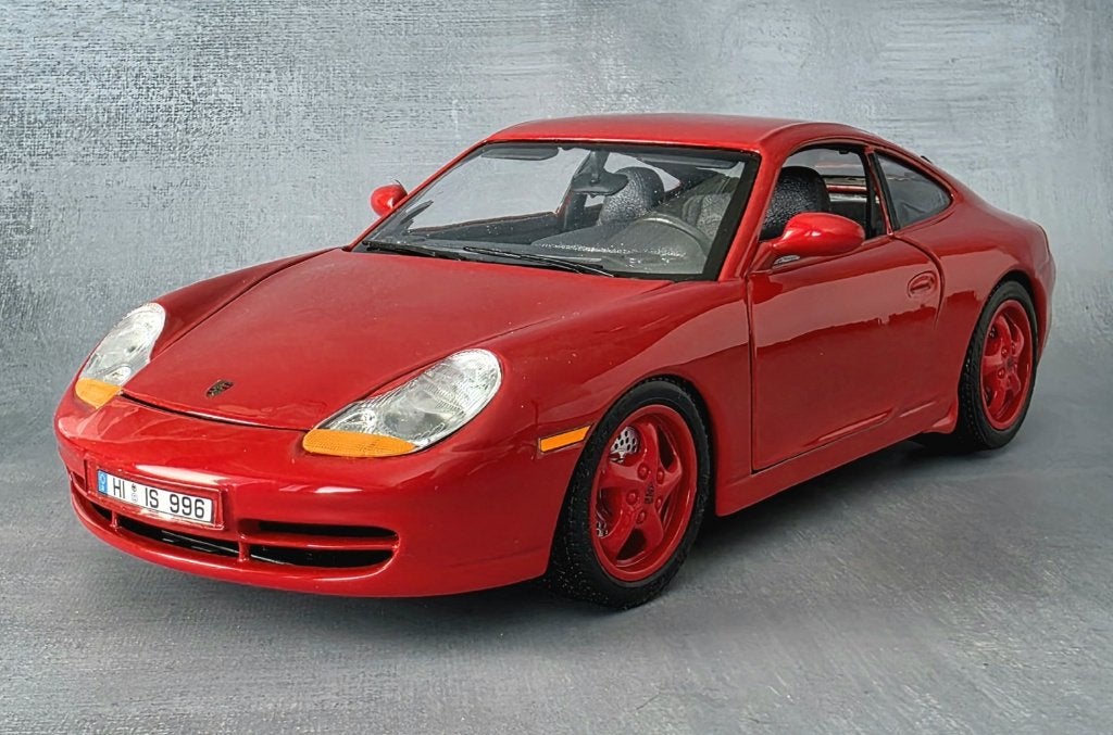Collection Burago Gold 1/18 - Porsche 911 Carrera 1997, Envoi, Comme neuf, Voiture, Burago