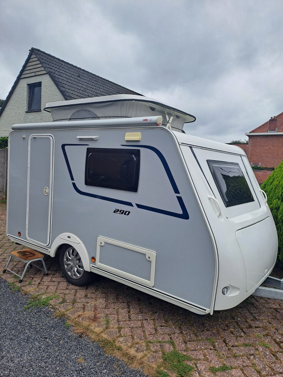 Prachtige Silver Mini Freestyle 290 ( 2021/2022) - compleet, Caravanes & Camping, Caravanes, Particulier, Roue de secours